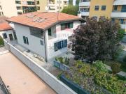 Case e ville in vendita di 300 m² in Via Cantoniera, 11