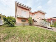Case e ville in vendita di 300 m² in Via Carlo Collodi