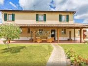 Case e ville in vendita di 300 m² in Via ciavarini doni