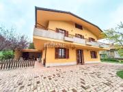 Case e ville in vendita di 300 m² in Via Cona