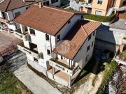 Case e ville in vendita di 300 m² in Via della Collina, 1
