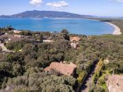 Case e ville in vendita di 300 m² in Via delle Ginestre