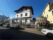 Case e ville in vendita di 300 m² in Via delle Rose, 5