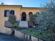 Case e ville in vendita di 300 m² in Via delle ville