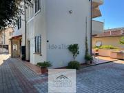 Case e ville in vendita di 300 m² in Via di Serragrande