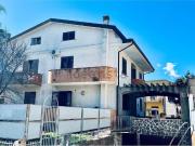 Case e ville in vendita di 300 m² in Via Enrico Perretti