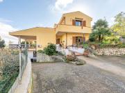 Case e ville in vendita di 300 m² in Via Eva Peron, 26