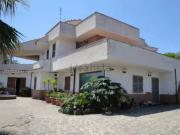 Case e ville in vendita di 300 m² in Via Fara Sabina