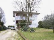 Case e ville in vendita di 300 m² in Via G. Marconi, 40