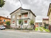 Case e ville in vendita di 300 m² in Via Garibaldi, 34