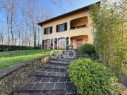 Case e ville in vendita di 300 m² in Via Guglianese