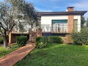 Case e ville in vendita di 300 m² in Via L.da Vinci, 21