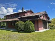 Case e ville in vendita di 300 m² in Via Lagummi