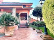 Case e ville in vendita di 300 m² in Via Licinio Refice