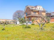 Case e ville in vendita di 300 m² in Via Massa di San...