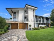 Case e ville in vendita di 300 m² in Via Nerino Garbuio