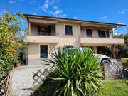 Case e ville in vendita di 300 m² in Via Paterno