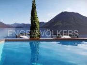 Case e ville in vendita di 300 m² in Via Regina