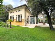 Case e ville in vendita di 300 m² in Via Rosso di San...