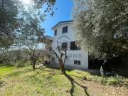 Case e ville in vendita di 300 m² in Via Sferracavallo