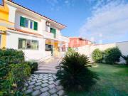 Villetta bifamiliare in vendita di 325 m² in Via...