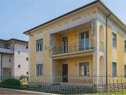 Case e ville in vendita di 300 m² in Via Stretta