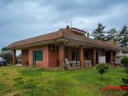 Case e ville in vendita di 300 m² in Via Torre Pellice