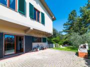 Case e ville in vendita di 300 m² in Via Torri