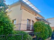 Case e ville in vendita di 300 m² in Via Umbria, 9