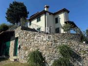 Case e ville in vendita di 300 m² in Via Valle