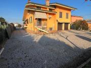 Case e ville in vendita di 300 m² in Via Virgiliana, 202