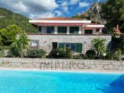 Case e ville in vendita di 300 m² in Via Woronoff