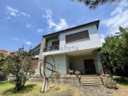 Case e ville in vendita di 304 m² in Via Roma