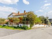 Case e ville in vendita di 305 m² in Via Cornovecchio, 71