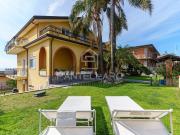 Case e ville in vendita di 310 m² in Via Firenze, 37