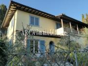 Case e ville in vendita di 310 m² in Via Martiri di...