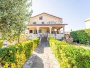 Case e ville in vendita di 310 m² in Via Naro