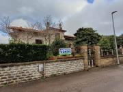 Case e ville in vendita di 310 m² in Via Ten.Tito Mechilli