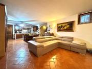 Case e ville in vendita di 310 m² in Viale Alcide de...