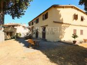 Case e ville in vendita di 311 m² in Via della Pesa, 18