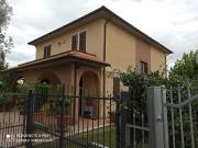 Case e ville in vendita di 311 m² in Via Roma