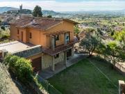 Case e ville in vendita di 315 m² in Via Fratelli...