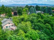 Case e ville in vendita di 315 m² in Viale Nuvoli, 81