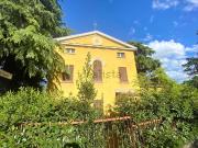Case e ville in vendita di 316 m² in Via Oreste Grassi