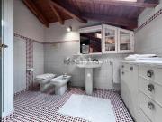 Case e ville in vendita di 317 m² in Via Vittorio Locchi, 8