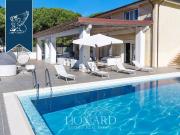 Case e ville in vendita di 3200 m²