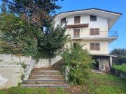 Case e ville in vendita di 320 m² in Via Adolfo Ghella, 67