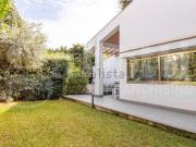 Case e ville in vendita di 320 m² in Via Alfredo...