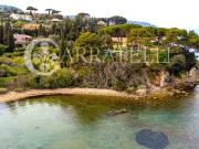 Case e ville in vendita di 320 m² in Via dell&apos Olmo, 90