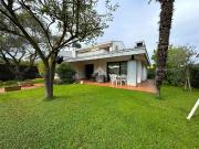 Case e ville in vendita di 320 m² in Via Lombardia, 1